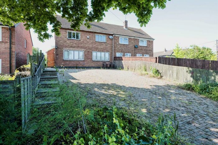 3 Bedroom Semi-Detached House For Sale In Hyde Road, Roade, Northampton, NN7