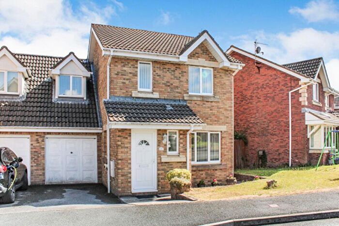 3 Bedroom Semi-Detached House For Sale In Vale Reach, Pencoed, Bridgend County., CF35