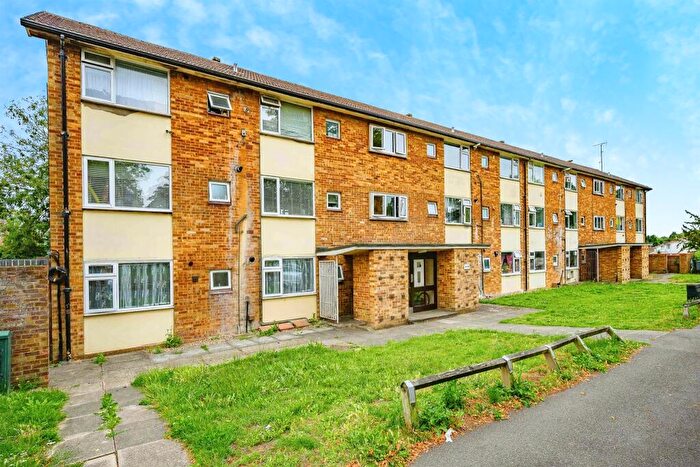 2 Bedroom Flat For Sale In Wood Lane End, Hemel Hempstead, HP2