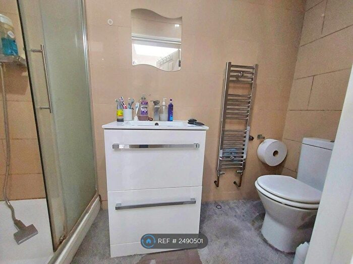 4 Bedroom Semi-Detached House To Rent In St. Davids Drive, Edgware, HA8