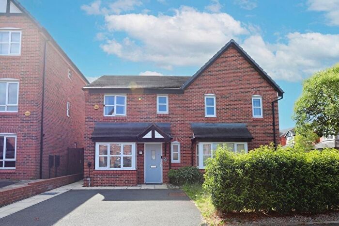 3 Bedroom Semi-Detached House For Sale In Hewer Close, Swinton, M27