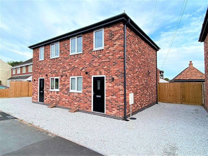 2 Bedroom Semi-Detached House To Rent In Crooks Lane, Studley, B80
