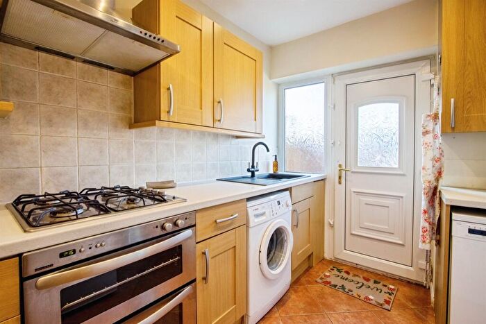 3 Bedroom Terraced House For Sale In Gray Court, Leeds, LS15