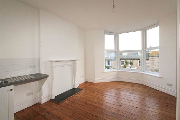 1 Bedroom Flat To Rent In Pednolver Terrace, St Ives, TR26