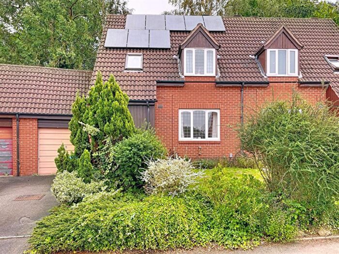 2 Bedroom Semi-Detached House For Sale In Broomy Bank, Kenilworth, CV8