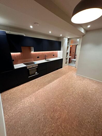 2 Bedroom Flat To Rent In Overbury Road, London, N15