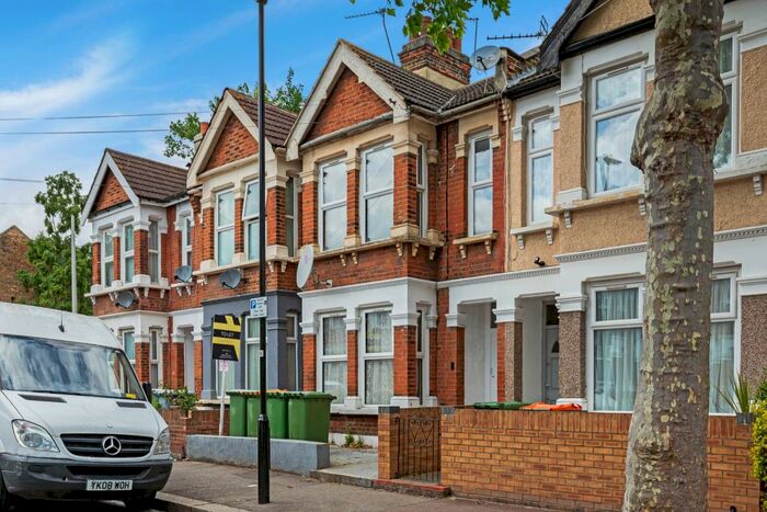 1 Bedroom Flat To Rent In Rectory Road, Manor Park, E12