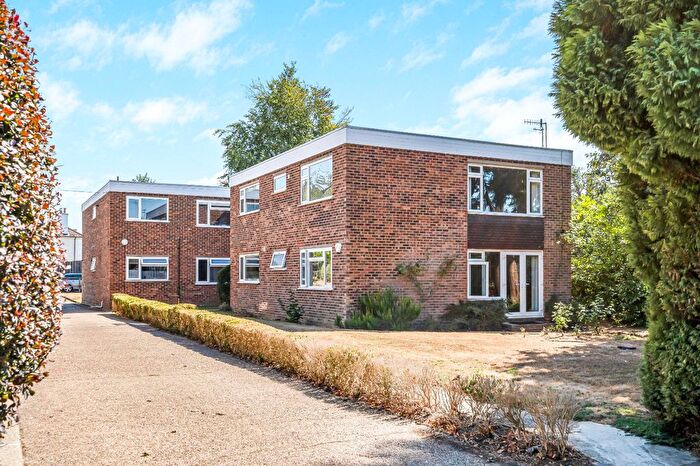 2 Bedroom Flat For Sale In Alma Road, Reigate, Surrey, RH2