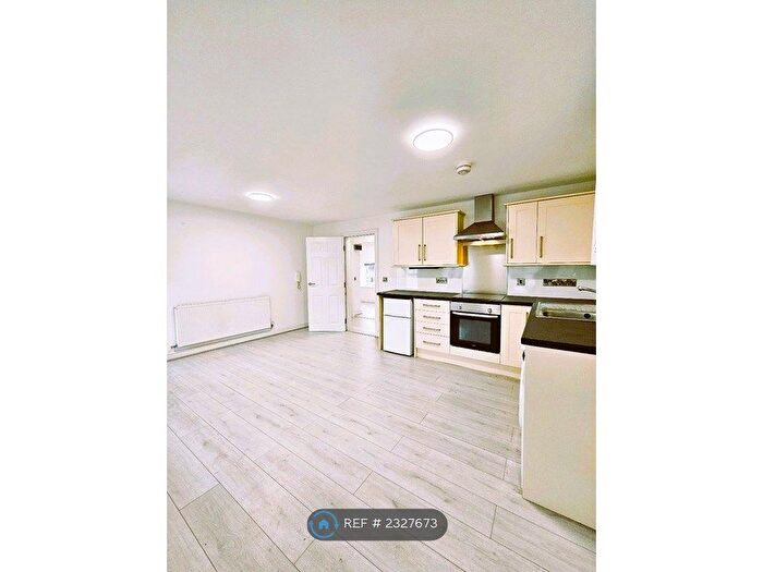 2 Bedroom Flat To Rent In Ightenhill Street, Padiham, Burnley, BB12