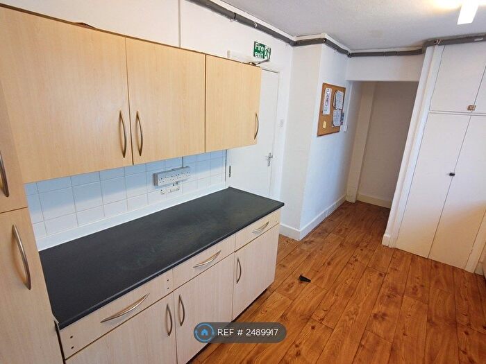 2 Bedroom Flat To Rent In Halliday Crescent, Southsea, PO4