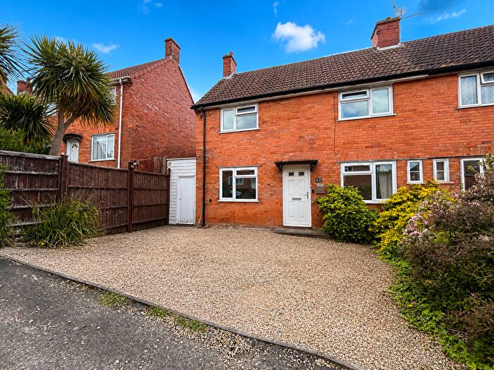 3 Bedroom Semi Detached House For Sale In Highfield Road, Yeovil, BA21