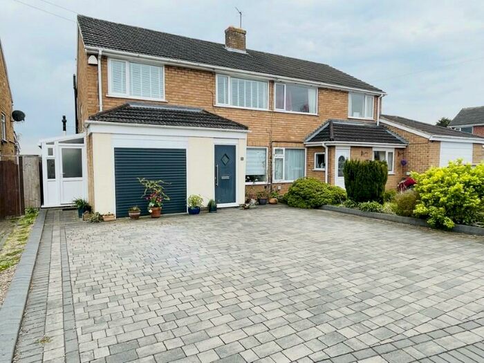 3 Bedroom Semi-Detached House To Rent In Mancetter Road, Shirley, Solihull, B90