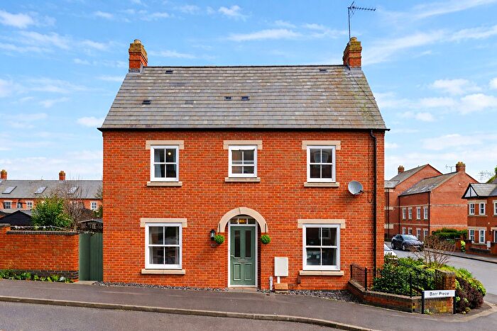 3 Bedroom Semi Detached House For Sale In Barr Piece, Wolverton, Milton Keynes, MK12