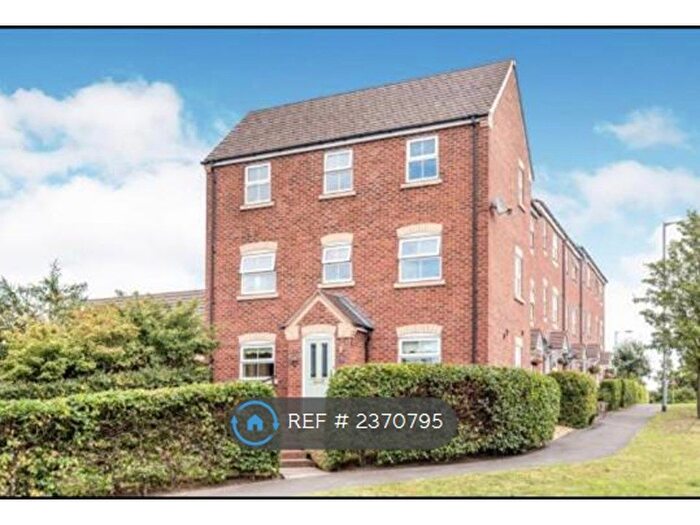 4 Bedroom Semi-Detached House To Rent In Pheasant Way, Cannock, WS11