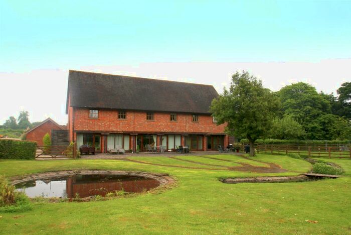 2 Bedroom Cottage To Rent In Lucks Hill, West Malling, ME19