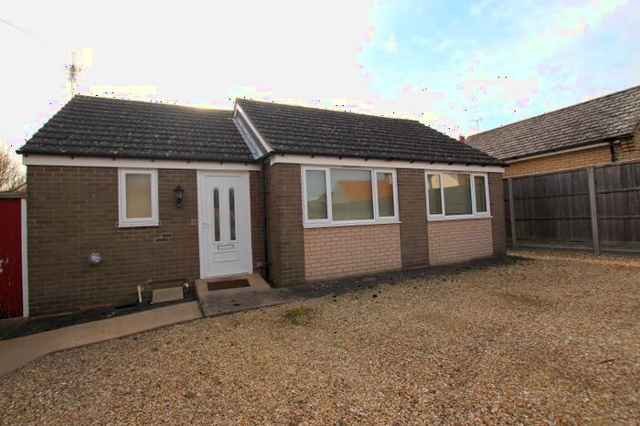 2 Bedroom Detached Bungalow To Rent In Askews Lane, Yaxley, Peterborough, PE7