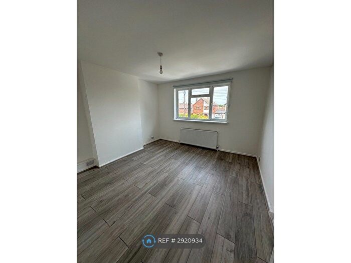 2 Bedroom End Terrace House To Rent In London Road, Rayleigh, SS6