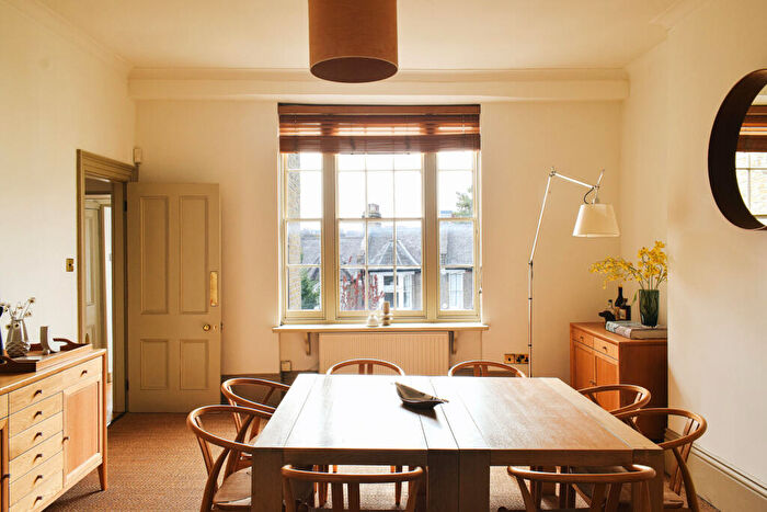 4 Bedroom Maisonette For Sale In Mountfort Terrace, London, N1