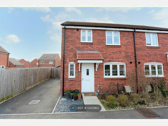 3 Bedroom Semi-Detached House To Rent In Broom Hills, Tangmere, Chichester, PO20
