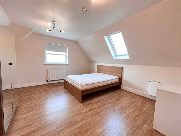 Studio To Rent In A, Hamilton Road, Ealing, W5