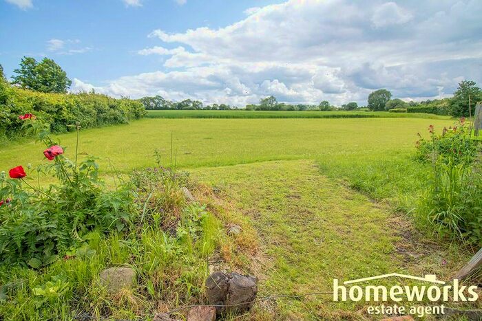 2 Bedroom Terraced House For Sale In Church Street, IP25