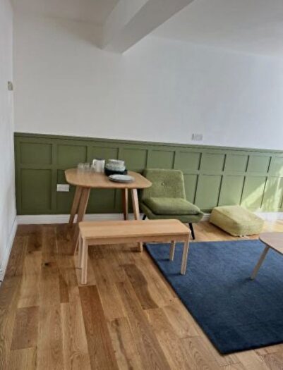 2 Bedroom Flat To Rent In Chelmsford Road, London, London, E11