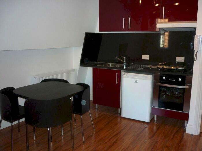 Studio To Rent In Manningtree Street, London, E1