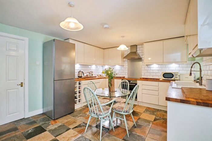 4 Bedroom Town House For Sale In St. Annes Close, Birmingham, B20