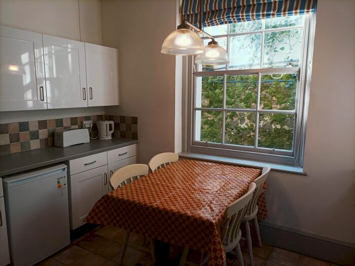 2 Bedroom Flat To Rent In Perridge Lane, Longdown, Longdown, Exeter, Devon, EX6