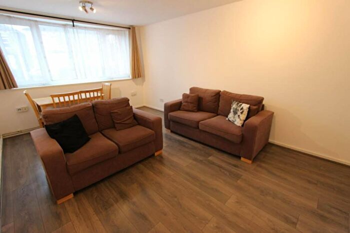 2 Bedroom Apartment To Rent In Crescent Road, London, N22