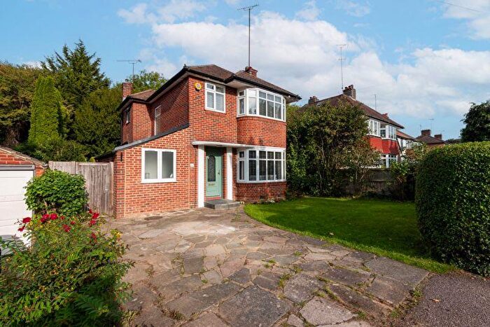 3 Bedroom Detached House For Sale In Lower Barn Road, Riddlesdown, Purley, Surrey, CR8