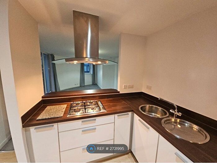 2 Bedroom Flat To Rent In East Pilton Farm Crescent, Edinburgh, EH5