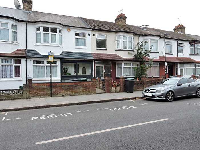3 Bedroom Terraced House For Sale In Park Lane, Tottenham, London, N17
