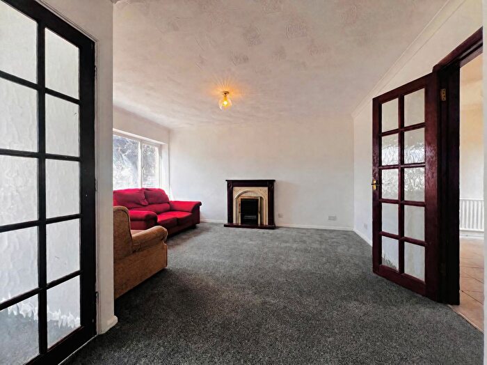 3 Bedroom Semi-Detached House To Rent In Cheyne Way, Farnborough, GU14