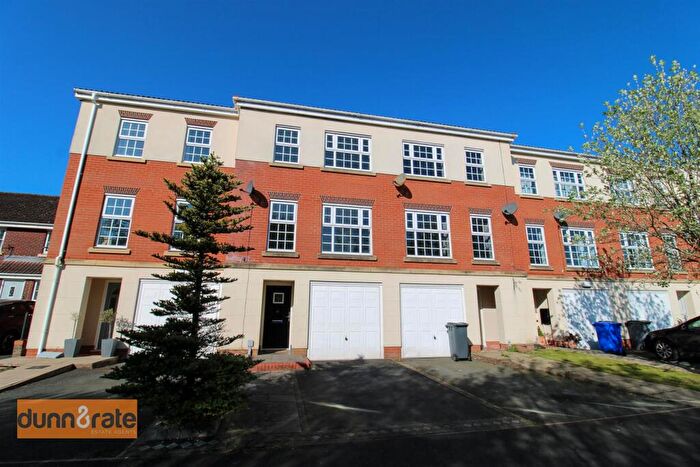 3 Bedroom Town House For Sale In Onyx Grove, Milton, Stoke-On-Trent, ST6
