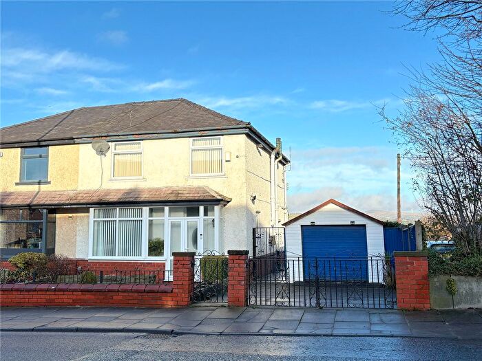 3 Bedroom Semi Detached House For Sale In Bury New Road, Heywood, Greater Manchester, OL10