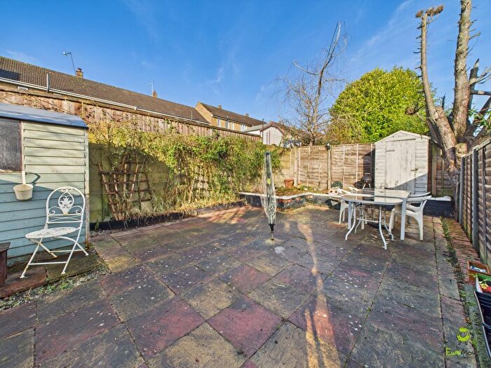 2 Bedroom Maisonette For Sale In Ranworth Close, Erith, Kent, DA8
