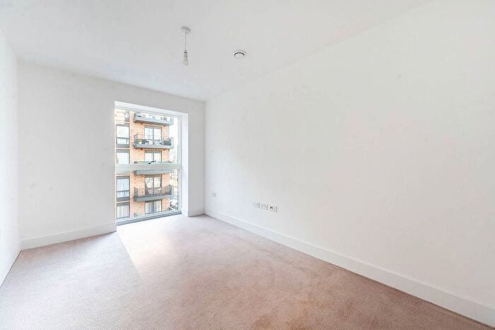 1 Bedroom Flat To Rent In Lyon Road, Harrow, HA1