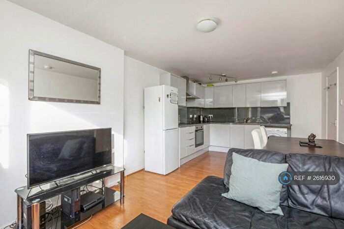 3 Bedroom Flat To Rent In Westfield Road, Edinburgh, EH11