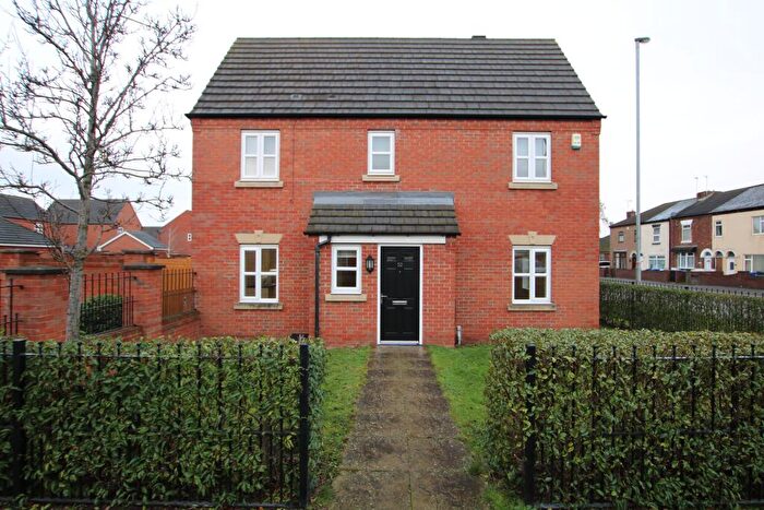 3 Bedroom Semi-Detached House To Rent In Horninglow Road, Burton-On-Trent, DE14