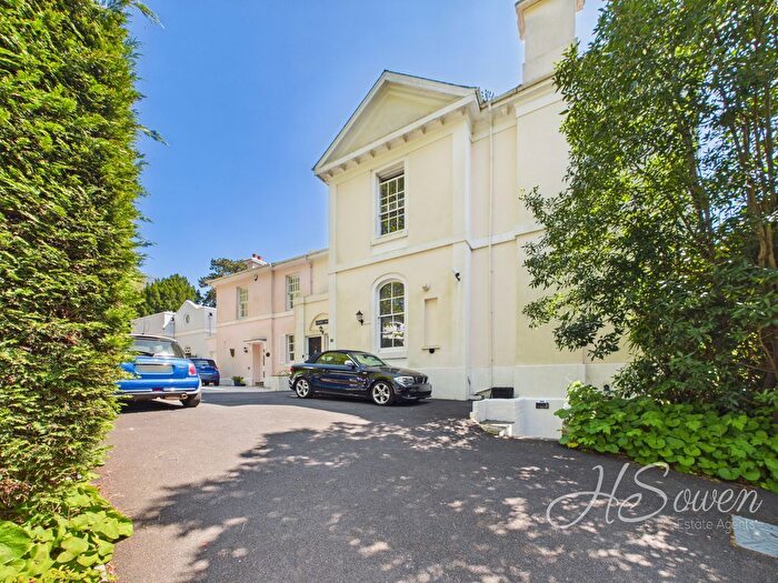 2 Bedroom Flat For Sale In Babbacombe Road, Torquay, TQ1