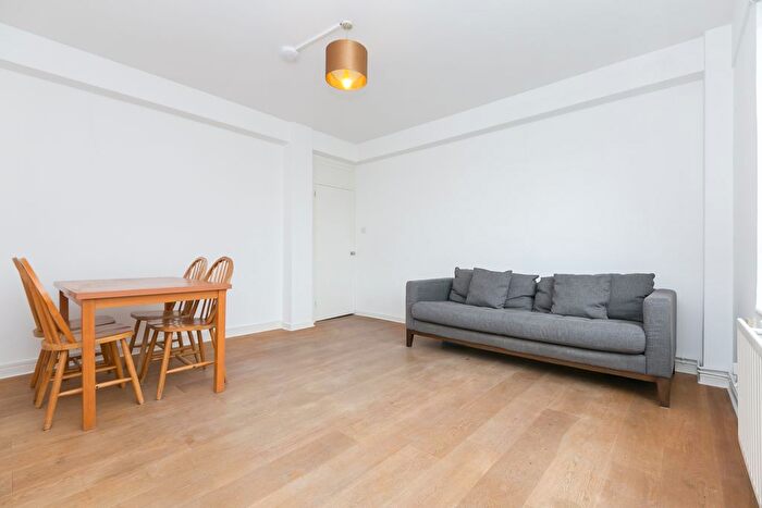 2 Bedroom Flat To Rent In Rawson Street, London, SW11