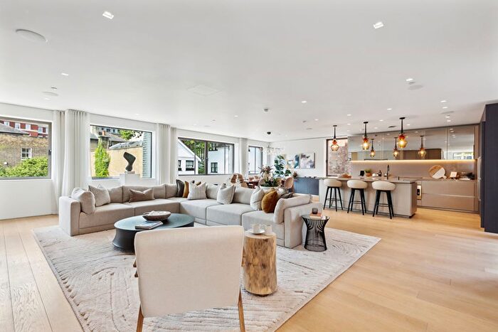 4 Bedroom Flat To Rent In St. Mary Abbots Place, High Street Kensington, W8