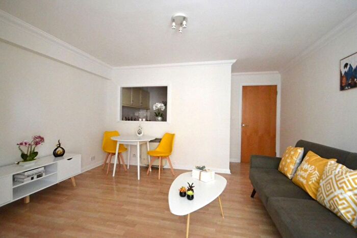 1 Bedroom Property To Rent In Jamestown Road, London, NW1