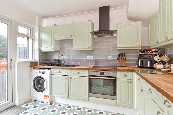 3 Bedroom Terraced House For Sale In Horsted Avenue, Chatham, Kent, ME4