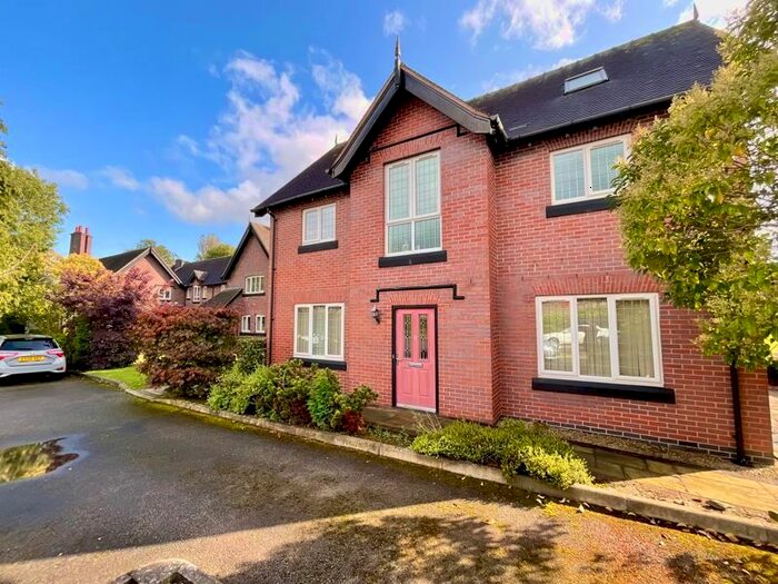3 Bedroom Flat For Sale In Manor Farm Drive, Tittensor, Stoke-On-Trent, ST12