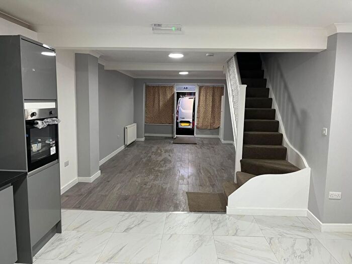 2 Bedroom Terraced House To Rent In Eastwood Road, Ilford, IG3