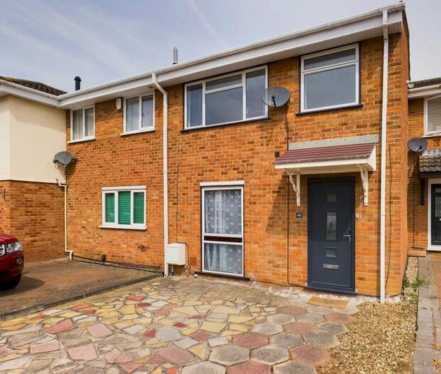 3 Bedroom Terraced House To Rent In Daffodil Way, Springfield, CM1