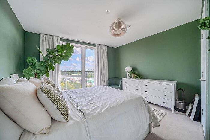 1 Bedroom Flat For Sale In Beck Square, Walthamstow, London, E10