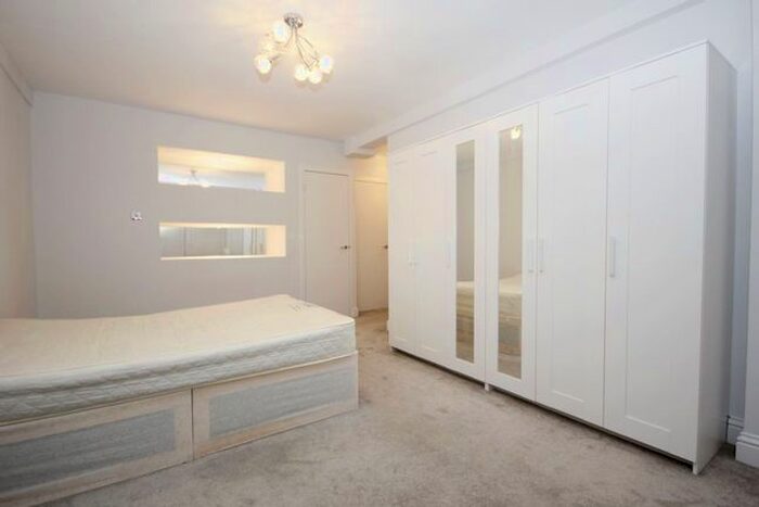 3 Bedroom Flat To Rent In Downing Court, Grenville Street, WC1N